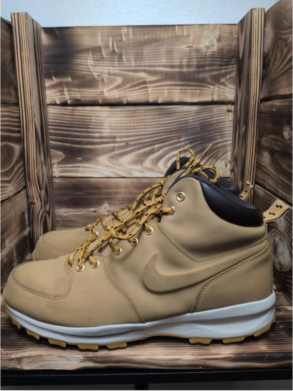 Nike Manoa Leather Mens Size 13 Boots Water Resistant Wheat Tan 454350-700